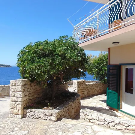 Obitelji Lemac Apartment Primošten