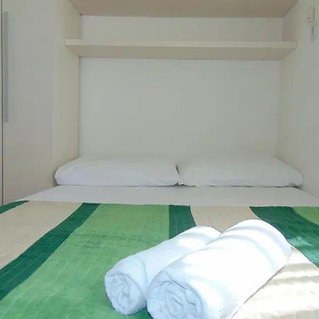 Obitelji Lemac Apartment Primosten