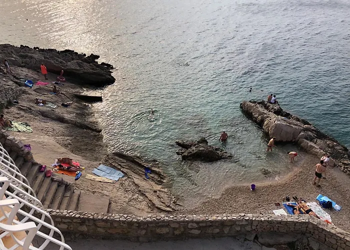 Obitelji Lemac פרימוסטן